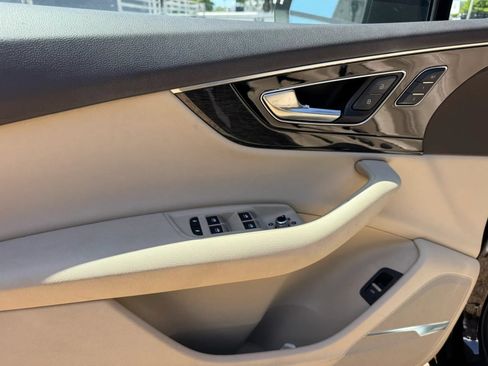 Used 2019 Audi Q7 3.0T Prestige AWD/4WD image 32