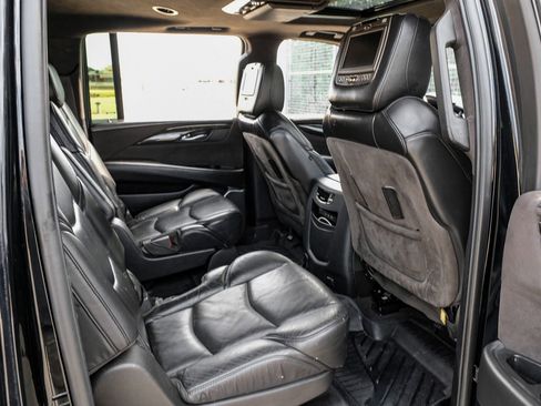 Used 2019 Cadillac Escalade ESV Platinum image 33