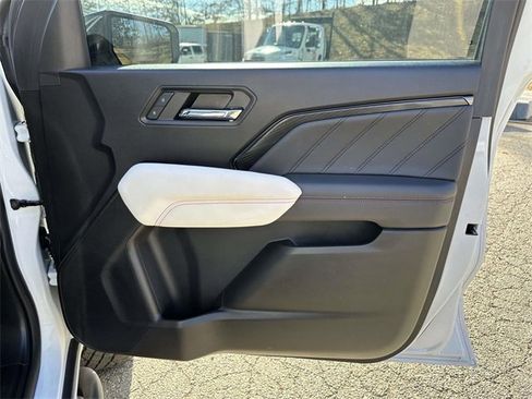 Used 2024 GMC Canyon AT4X image 24