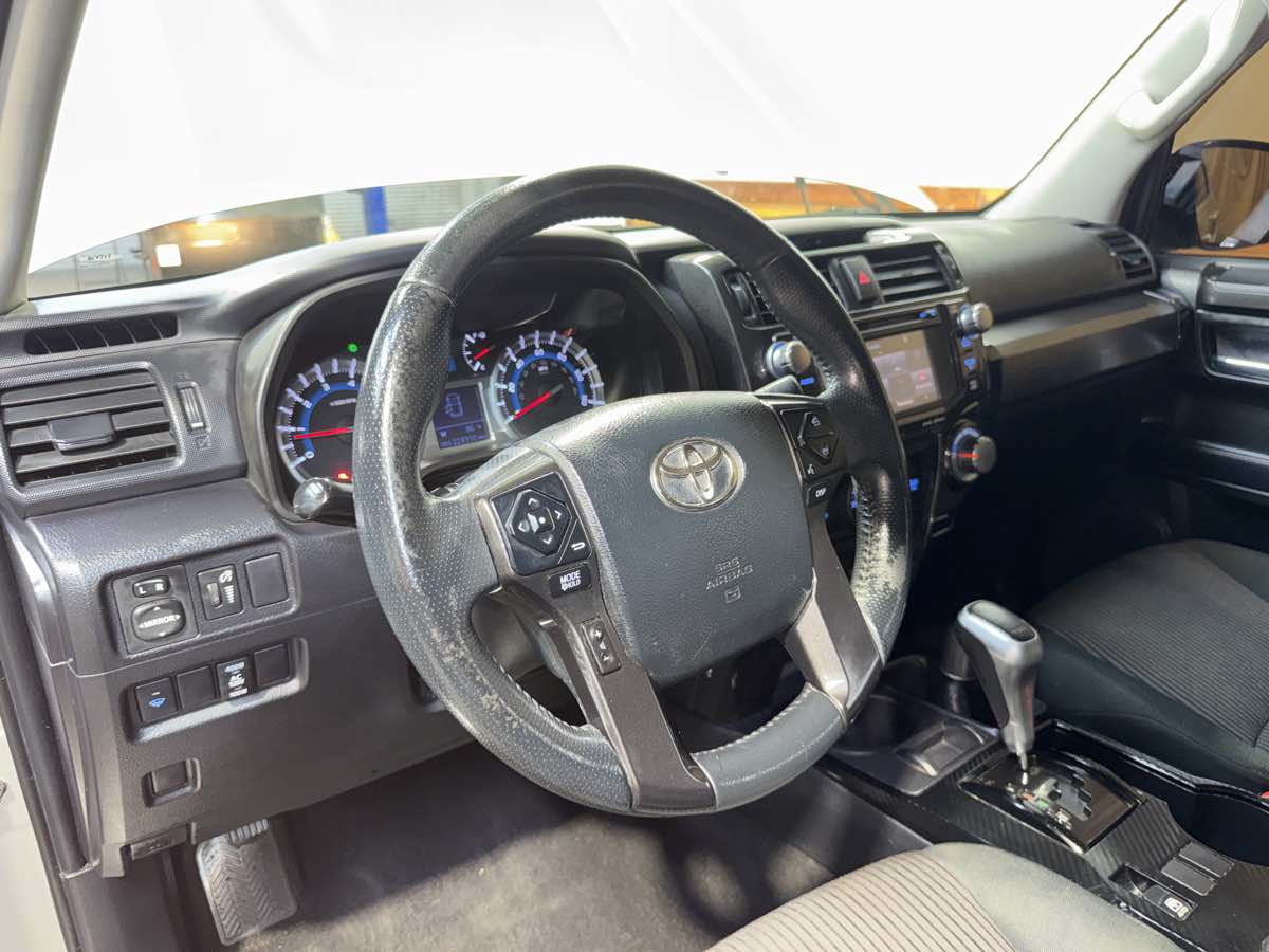 Used 2018 Toyota 4Runner TRD Off-Road AWD/4WD image 13