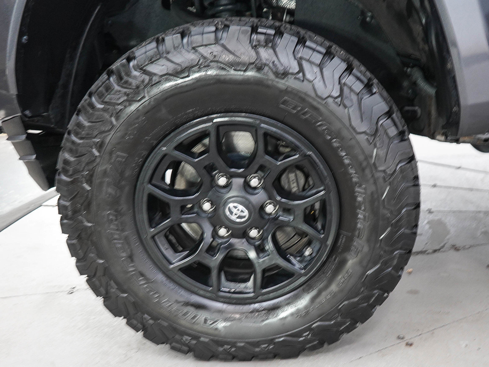 Used 2021 Toyota Tacoma SR5 w/ Technology Package AWD/4WD image 30