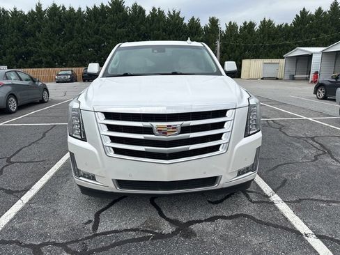 Used 2016 Cadillac Escalade Premium image 6