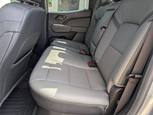 Used 2024 Chevrolet Colorado ZR2 w/ ZR2 Convenience Package III AWD/4WD image 34