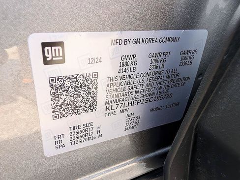 Used 2025 Chevrolet Trax LT FWD image 32