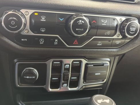 Used 2024 Jeep Wrangler Unlimited Sport AWD/4WD image 26