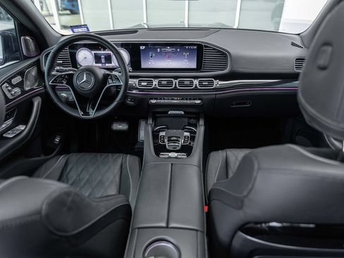 Used 2024 Mercedes-Benz Maybach GLS 600 4MATIC image 42