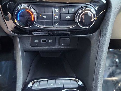 Used 2023 Buick Encore GX Preferred FWD image 40