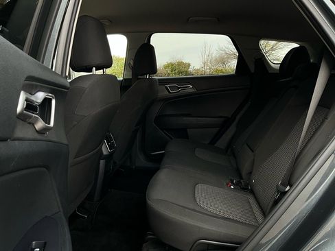Used 2025 Kia Sportage LX image 11