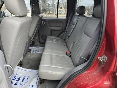 Used 2006 Jeep Liberty Limited image 8