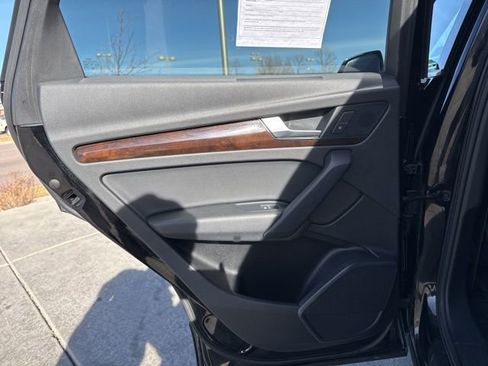 Used 2019 Audi Q5 2.0T Premium image 16