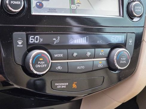 Used 2017 Nissan Rogue SV w/ SV Premium Package image 24