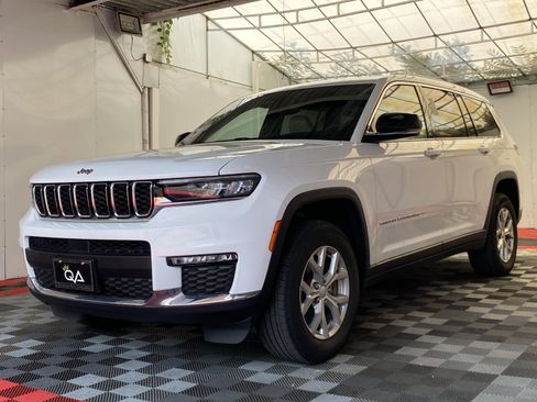 Used 2023 Jeep Grand Cherokee L Limited AWD/4WD image 3