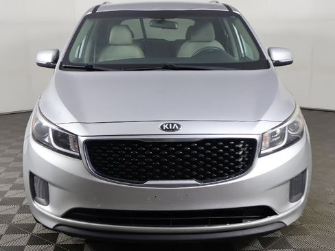 Used 2016 Kia Sedona LX image 8