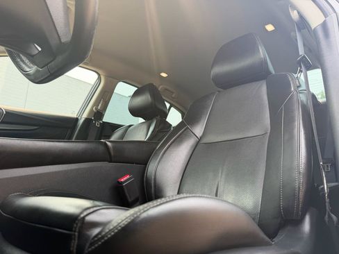 Used 2019 Nissan Maxima 3.5 SV w/ Floor Mat Group FWD image 11