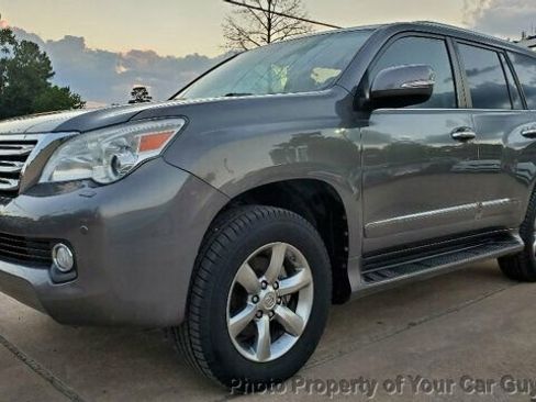 Used 2013 Lexus GX 460 Premium image 2