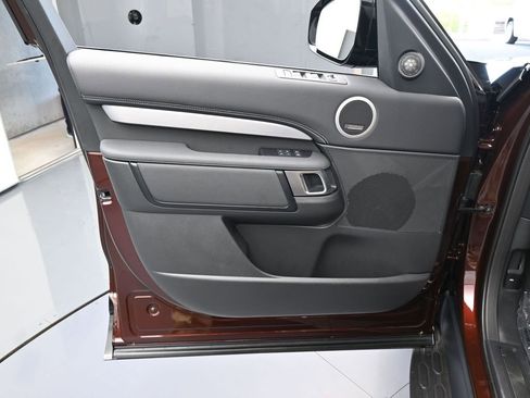 Used 2026 Land Rover Discovery Limited Edition image 13