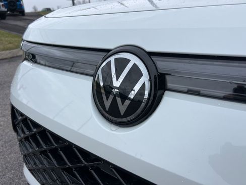 New 2026 Volkswagen Tiguan SE R-Line image 10