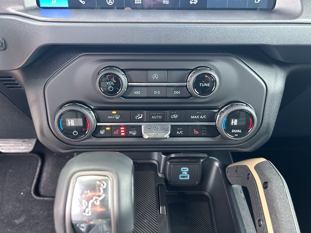 Used 2025 Ford Bronco Badlands AWD/4WD image 15