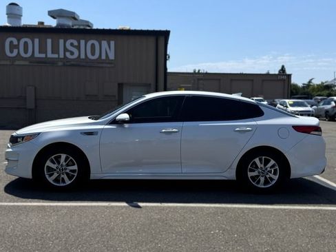 Used 2016 Kia Optima LX FWD image 8