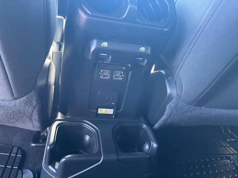 Used 2020 Jeep Gladiator Overland w/ Safety Group image 14