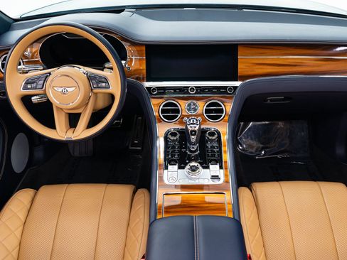 Used 2021 Bentley Continental GT AWD/4WD image 31