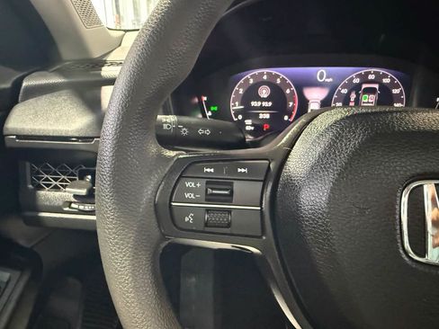 Used 2025 Honda Accord SE image 12