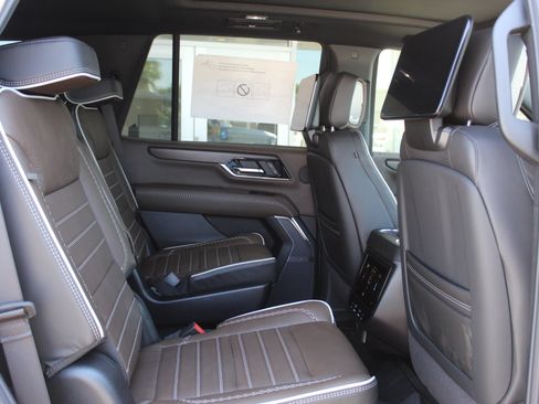 New 2026 GMC Yukon Denali Ultimate AWD/4WD image 13