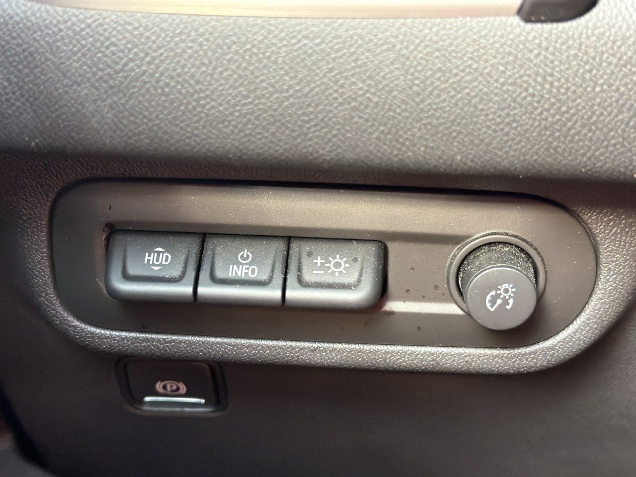 Used 2023 GMC Terrain SLT w/ Infotainment Package II FWD image 13