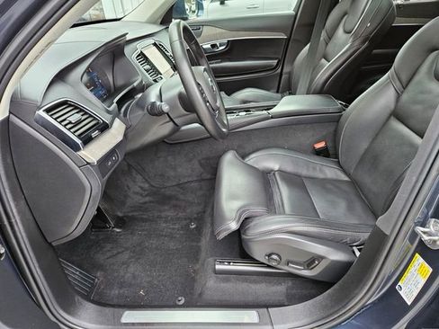 Certified 2023 Volvo XC90 T8 Ultimate w/ Protection Package Premier image 13