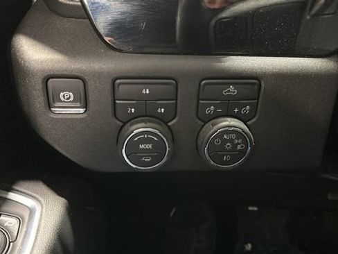 Used 2025 Chevrolet Silverado 2500 LT w/ Convenience Package AWD/4WD image 15