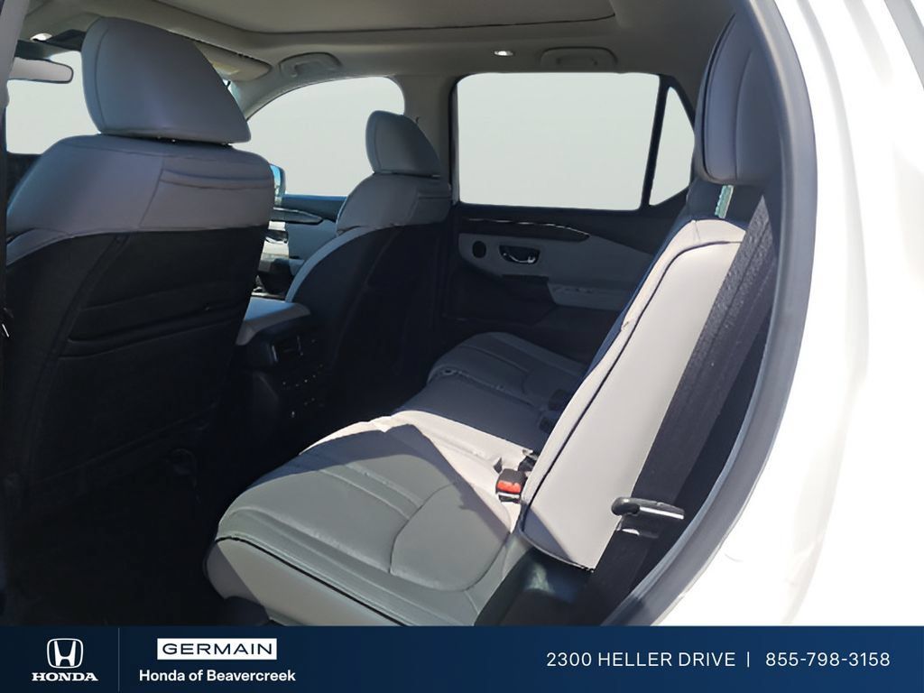 Used 2025 Honda Pilot Elite image 8