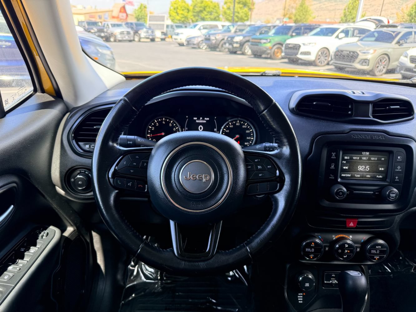 Used 2017 Jeep Renegade Altitude AWD/4WD image 11