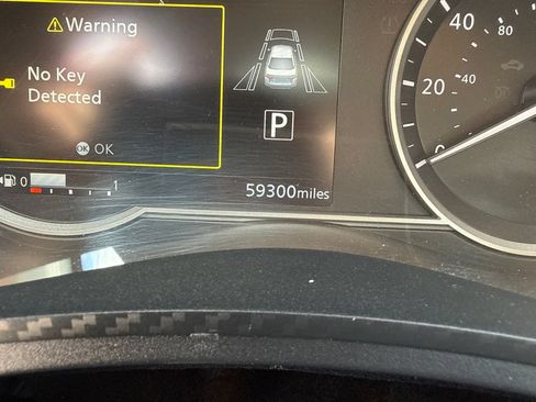 Used 2024 Nissan Versa SR FWD image 18