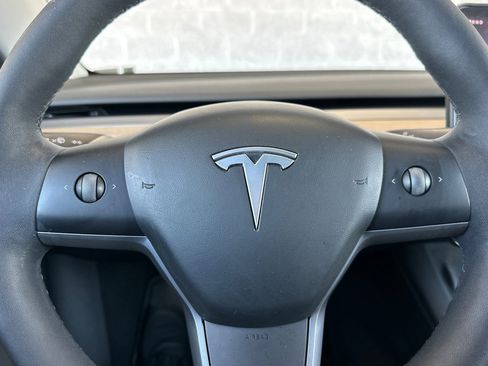 Used 2023 Tesla Model Y Long Range AWD/4WD image 22