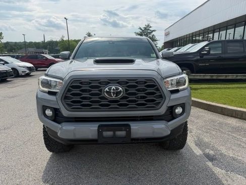 Used 2020 Toyota Tacoma TRD Sport w/ Technology Package AWD/4WD image 8