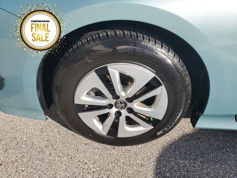 Certified 2016 Toyota Prius Three image 10