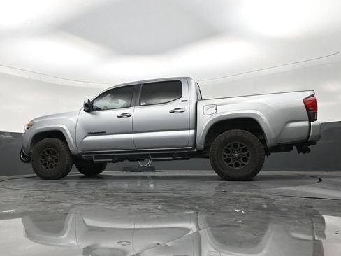 Used 2022 Toyota Tacoma SR5 w/ Technology Package RWD image 21