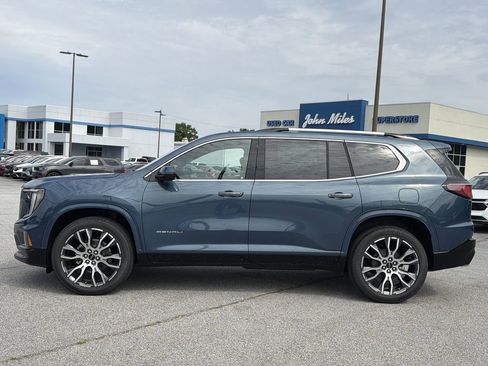 New 2026 GMC Acadia Denali Ultimate w/ LPO, Floor Liner Package AWD/4WD image 21