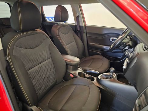 Used 2016 Kia Soul + w/ Designer's Package FWD image 24