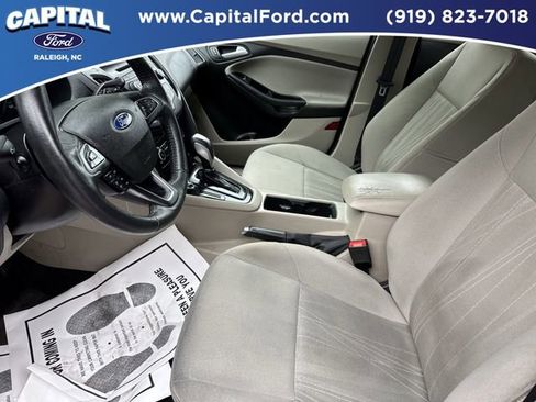 Used 2015 Ford Focus SE FWD image 19