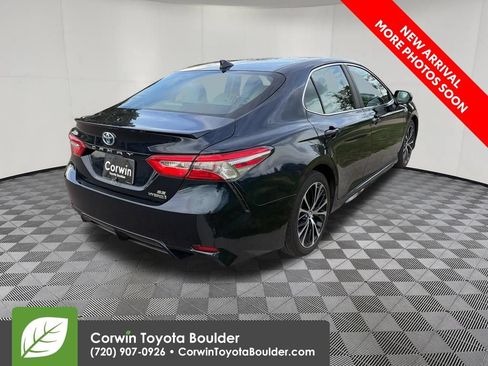 Used 2018 Toyota Camry SE w/ Audio Package FWD image 7