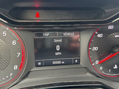 Used 2024 Chevrolet Trax RS FWD image 13