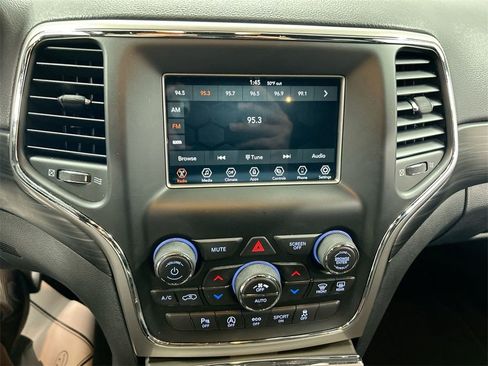 Certified 2021 Jeep Grand Cherokee Laredo image 14