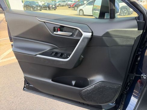 Used 2025 Toyota RAV4 XLE image 20