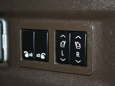 Used 2021 GMC Yukon Denali w/ Denali Premium Package image 44