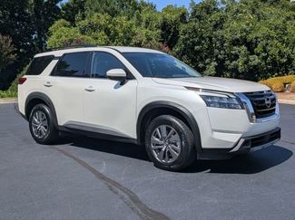 Used 2024 Nissan Pathfinder SV FWD video 2