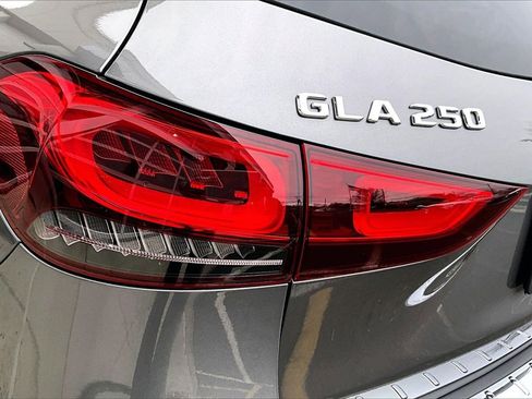 Certified 2023 Mercedes-Benz GLA 250 4MATIC image 32