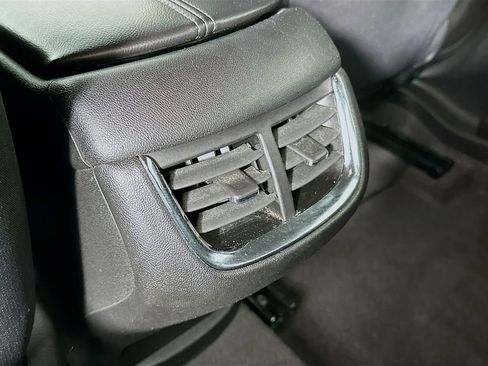 Used 2023 Chevrolet Malibu LT image 32