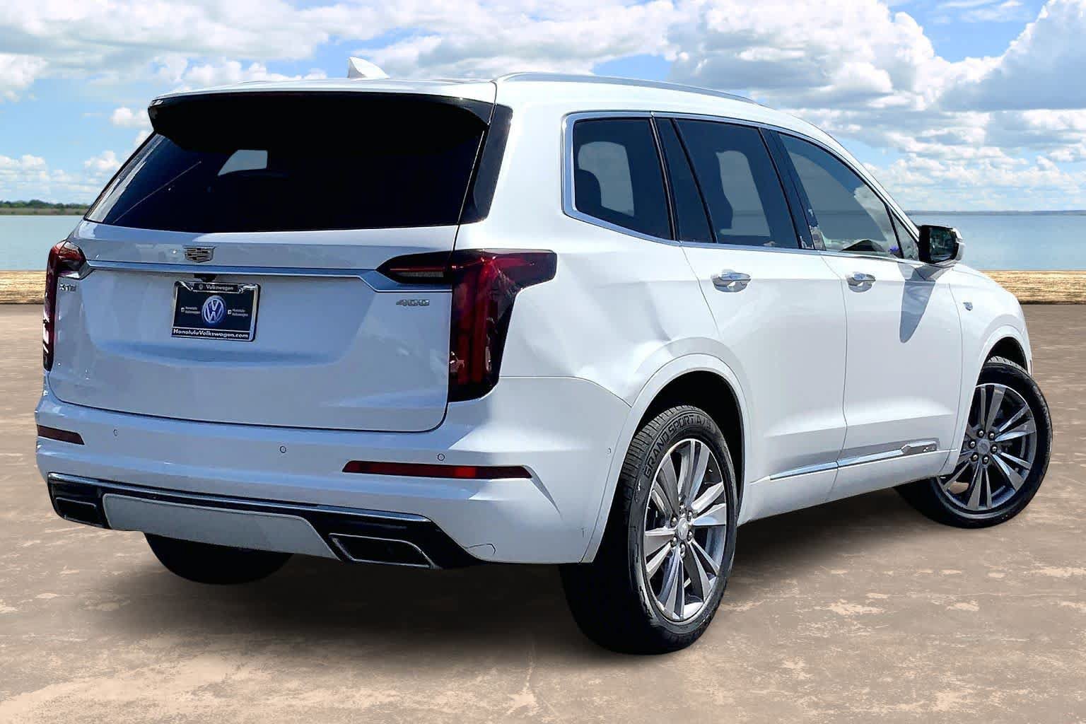 Used 2023 Cadillac XT6 Premium Luxury w/ Technology Package FWD image 22
