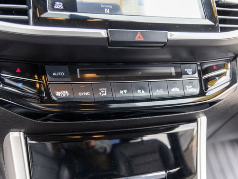 Used 2016 Honda Accord Touring image 27